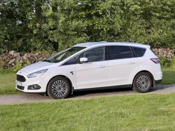 Vit Begagnad 2019 Ford S-MAX Titanium Minibuss | 169 900 kr (Marknadspris)