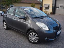 Grå Begagnad 2008 Toyota Yaris Halvkombi | 59 900 kr (Lite dyr)