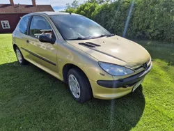 Gul Begagnad 2003 Peugeot 206 Halvkombi | 12 000 kr (Bra pris)