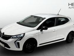 Vit (white) Begagnad 2024 Renault Clio V Evolution Halvkombi | 204 900 kr (Marknadspris)