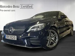 Mörkblå (blue) Begagnad 2018 Mercedes C200 AMG line Sportkupé | 329 900 kr (Marknadspris)
