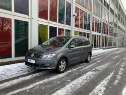 Grå Begagnad 2014 VW Sharan Minibuss | 209 900 kr (Lite dyr)