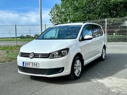 Vit Begagnad 2014 VW Touran Minibuss | 105 000 kr