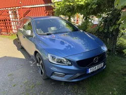 Blå Begagnad 2017 Volvo V60 Kombi | 180 000 kr (Lite dyr)