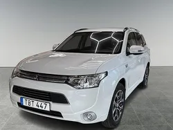 Vit Begagnad 2014 Mitsubishi Outlander P-HEV SUV | 165 000 kr (Marknadspris)