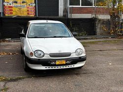 Vit Begagnad 1998 Toyota Corolla Halvkombi | 26 900 kr (Marknadspris)