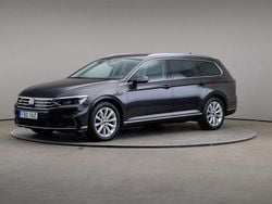 Mörkgrå (grå) Begagnad 2022 VW Passat Executive Kombi | 289 000 kr (Marknadspris)