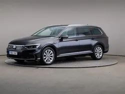 Mörkgrå (grå) Begagnad 2022 VW Passat Executive Kombi | 315 000 kr (Dyr)