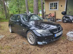 Svart Begagnad 2005 BMW 325 Comfort Edition Sedan | 24 999 kr (Superpris)