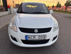 Vit Begagnad 2013 Suzuki Swift Halvkombi | 37 800 kr (Bra pris)