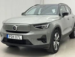Grön Begagnad 2023 Volvo XC40 Core SUV | 330 000 kr