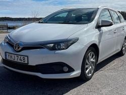 Vit Begagnad 2016 Toyota Auris Kombi | 89 000 kr (Bra pris)
