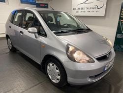 Silver Begagnad 2003 Honda Jazz Halvkombi | 19 900 kr (Marknadspris)