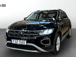 Svart Begagnad 2022 VW T-Roc Life SUV | 274 900 kr (Marknadspris)