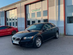 Svart Begagnad 2008 Volvo C30 Momentum Halvkombi | 54 900 kr (Marknadspris)