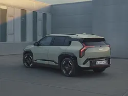 Aventurine green Ny 2025 Kia EV3 4 SUV | 397 300 kr