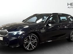 Svart (black) Begagnad 2025 BMW 330e Comfort Edition Kombi | 494 700 kr (Marknadspris)