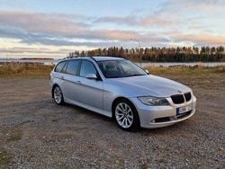 Grå Begagnad 2008 BMW 320 Advantage Kombi | 31 000 kr (Superpris)