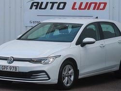 Vit Begagnad 2022 VW Golf VIII Halvkombi | 179 900 kr (Marknadspris)