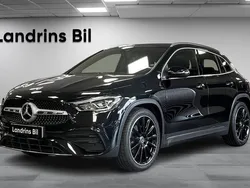 Svart (kosmossvart metallic) Begagnad 2021 Mercedes GLA200 AMG SUV | 349 000 kr (Marknadspris)