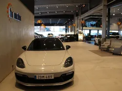 Grå Begagnad 2018 Porsche Panamera Turbo S Sport Turismo Sedan | 979 000 kr