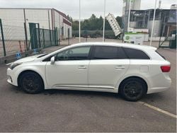 Vit Begagnad 2013 Toyota Avensis Executive Kombi | 80 000 kr (Bra pris)