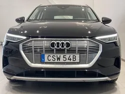 Brilliantsvart Begagnad 2022 Audi e-tron Proline SUV | 439 900 kr (Lite dyr)