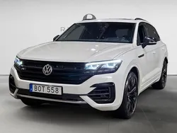 Vit Begagnad 2018 VW Touareg R-line SUV | 369 900 kr (Dyr)