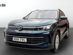 Blå Begagnad 2024 VW Tiguan SUV | 359 000 kr (Marknadspris)