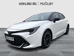 Vit Begagnad 2022 Toyota Corolla Hybrid Sport Halvkombi | 275 000 kr (Dyr)