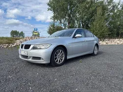 Ljusgrå Begagnad 2008 BMW 320 Advantage Sedan | 27 500 kr (Superpris)