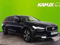 Svart Begagnad 2022 Volvo V90 CC Kombi | 319 700 kr