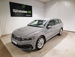 Grå Begagnad 2022 VW Passat GTE Kombi | 304 900 kr (Marknadspris)
