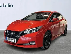 Röd Begagnad 2022 Nissan Leaf Halvkombi | 209 900 kr (Marknadspris)