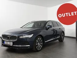 Mörkblå (blå) Begagnad 2023 Volvo V90 Core Kombi | 419 500 kr (Marknadspris)