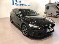Svart Begagnad 2020 Volvo V60 Momentum Kombi | 309 900 kr (Marknadspris)