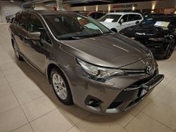 Grå Begagnad 2018 Toyota Avensis Active Kombi | 198 900 kr (Lite dyr)