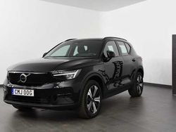 Svart Begagnad 2022 Volvo XC40 Core SUV | 309 500 kr