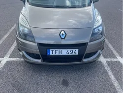 Brun Begagnad 2011 Renault Scénic III Minibuss | 48 500 kr (Bra pris)