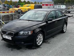 Svart Begagnad 2004 Volvo S40 Sedan | 21 500 kr (Marknadspris)