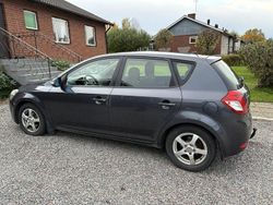Grå Begagnad 2011 Kia Ceed Halvkombi | 25 000 kr (Marknadspris)