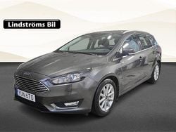 Grå Begagnad 2017 Ford Focus Titanium Kombi | 144 900 kr (Marknadspris)