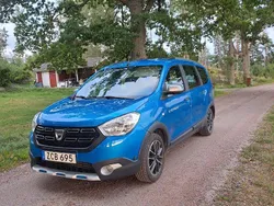 Blå Begagnad 2018 Dacia Lodgy Stepway Minibuss | 90 000 kr (Marknadspris)