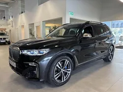 Svart Begagnad 2022 BMW X7 M Sport SUV | 989 800 kr