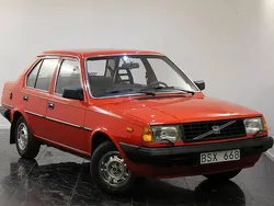 Röd Begagnad 1984 Volvo 340 Sedan | 79 900 kr