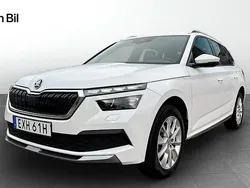 Vit Begagnad 2023 Skoda Kamiq Adventure SUV | 239 900 kr (Marknadspris)