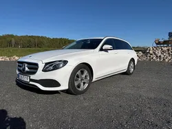 Vit (polarvit) Begagnad 2018 Mercedes E200 Avantgarde Kombi | 269 000 kr (Lite dyr)