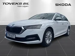 Vit (candy white) Begagnad 2022 Skoda Octavia Ambition Kombi | 219 000 kr (Bra pris)
