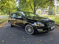Svart Begagnad 2014 Volvo V60 Summum Kombi | 99 900 kr (Superpris)