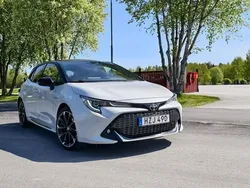 Grå Begagnad 2020 Toyota Corolla Hybrid Sport Halvkombi | 260 000 kr (Marknadspris)